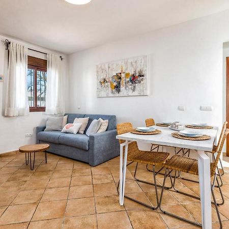 Gorgeous Home In Marbella With Kitchen エクステリア 写真