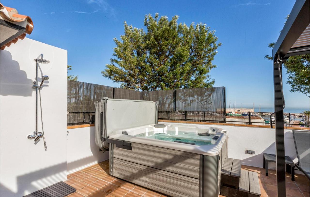 Gorgeous Home In Marbella With Kitchen エクステリア 写真