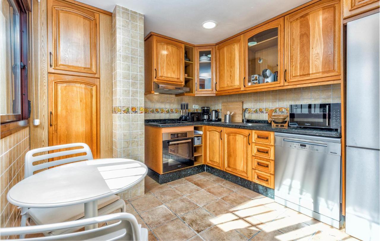 Gorgeous Home In Marbella With Kitchen エクステリア 写真